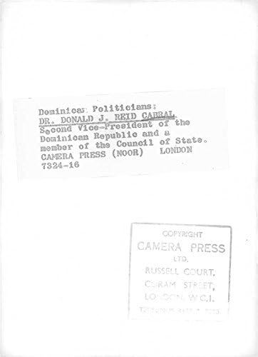 צילום וינטג 'של דיוקן של דר דונלד ג'יי ריד קברל.